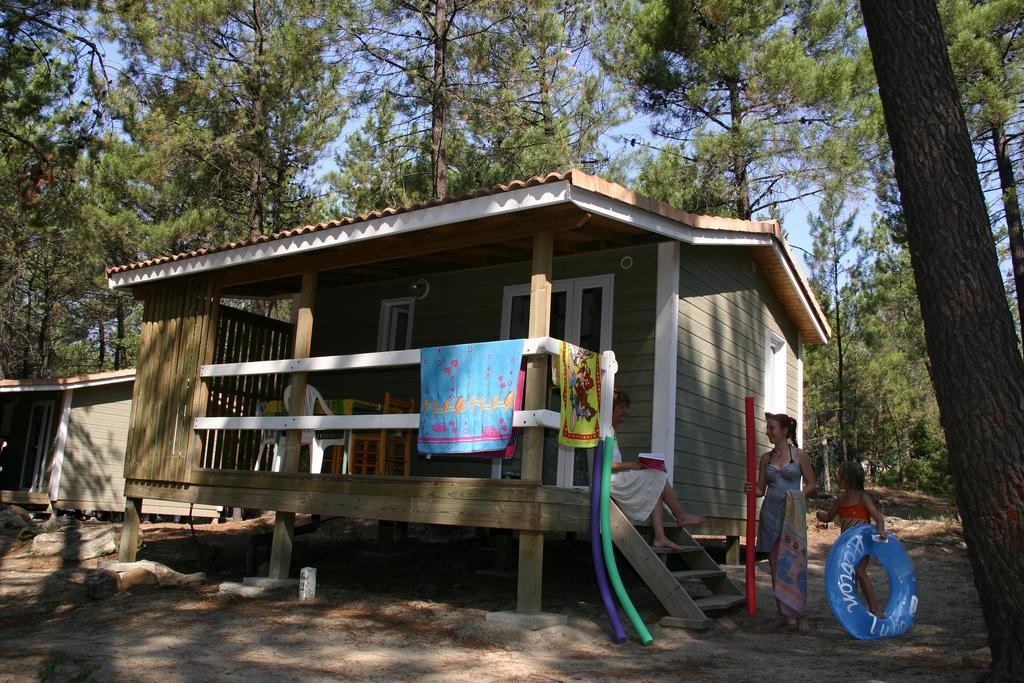 Camping La Simioune En Provence Bollène Buitenkant foto