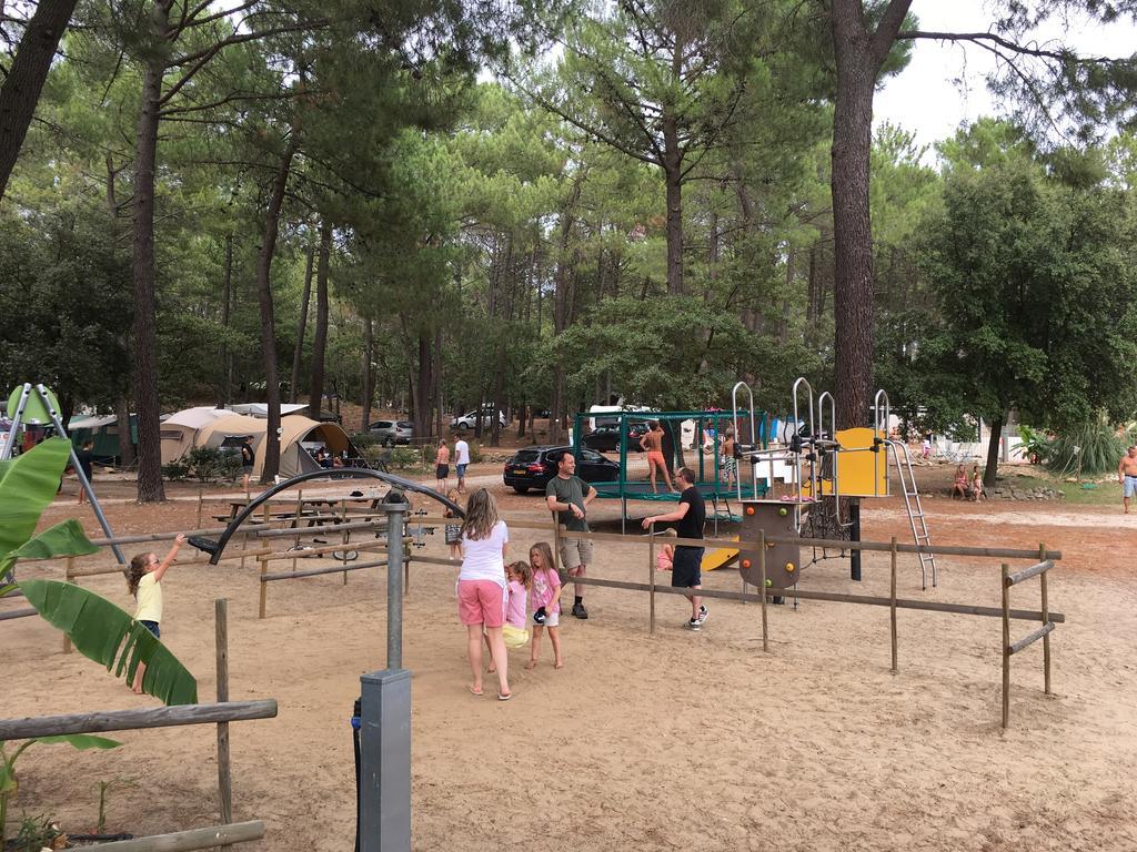 Camping La Simioune En Provence Bollène Buitenkant foto
